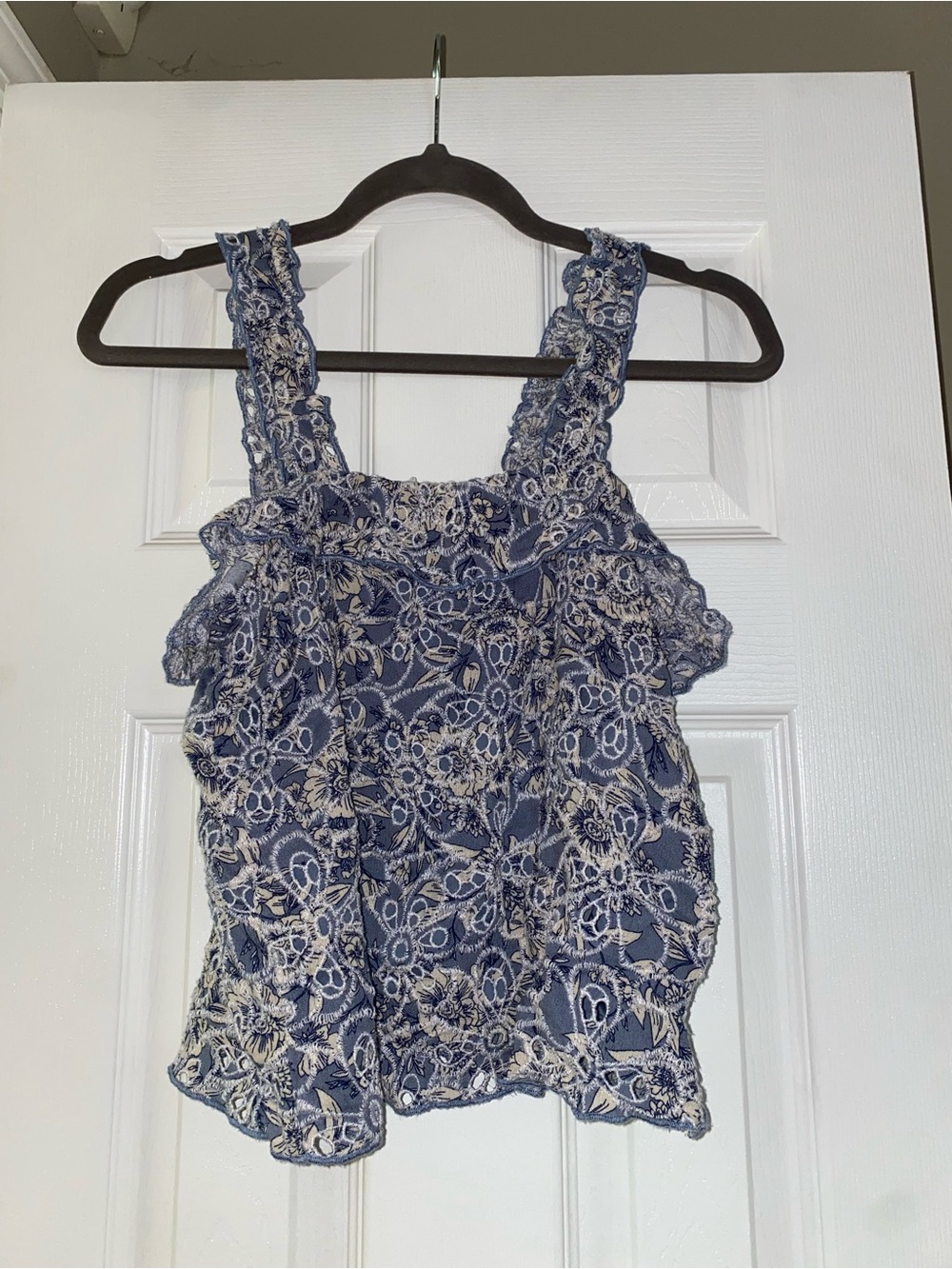 American Eagle Outfitters Blue and Cream Floral Lace Ruffle Tank